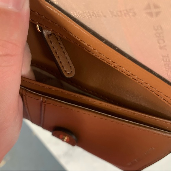 Michael Kors White Crossbody bag and wallet - Picture 11 of 16